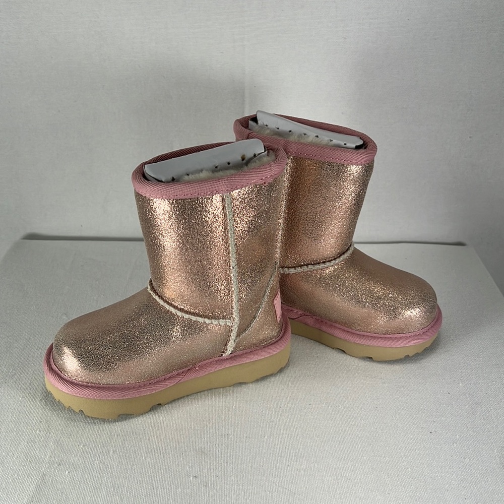 New in the box Ugg Toddler Classic II Metallic Glitter Rose Gold size 6